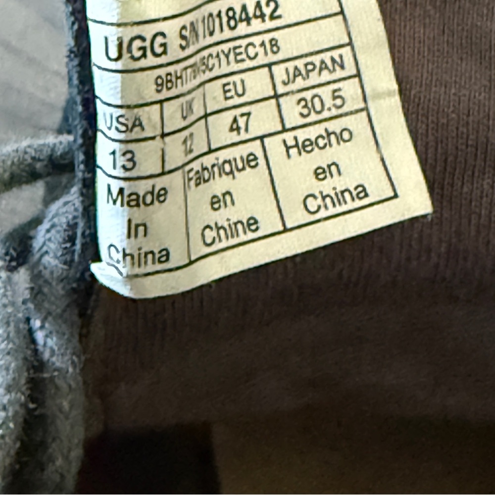 UGG Men's Charcoal and Black Suede Chukka Boots - Picture 6 of 7